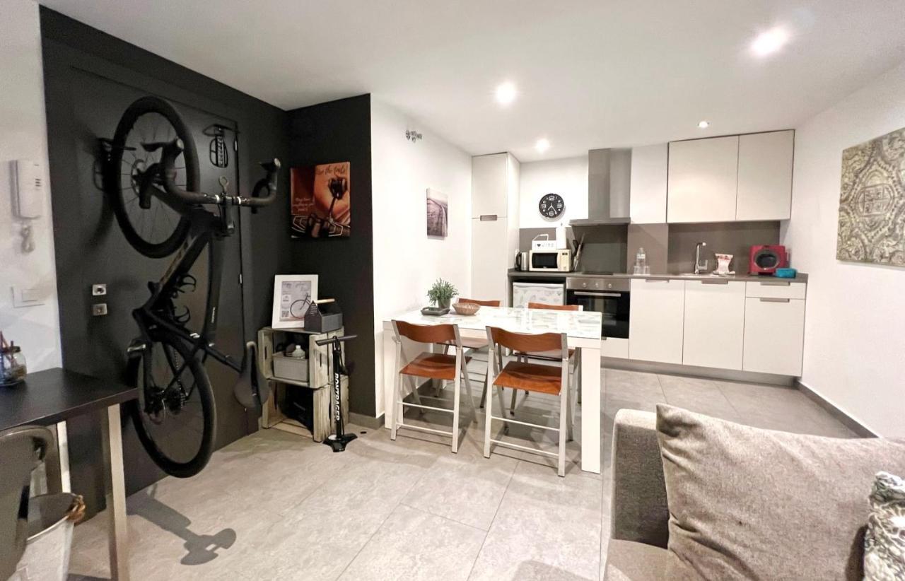 Appartement Flateli Montjuic à Gérone Extérieur photo